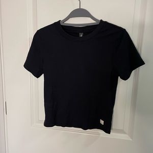 Vuori Women’s Pose Fitted Tee - Medium-Black